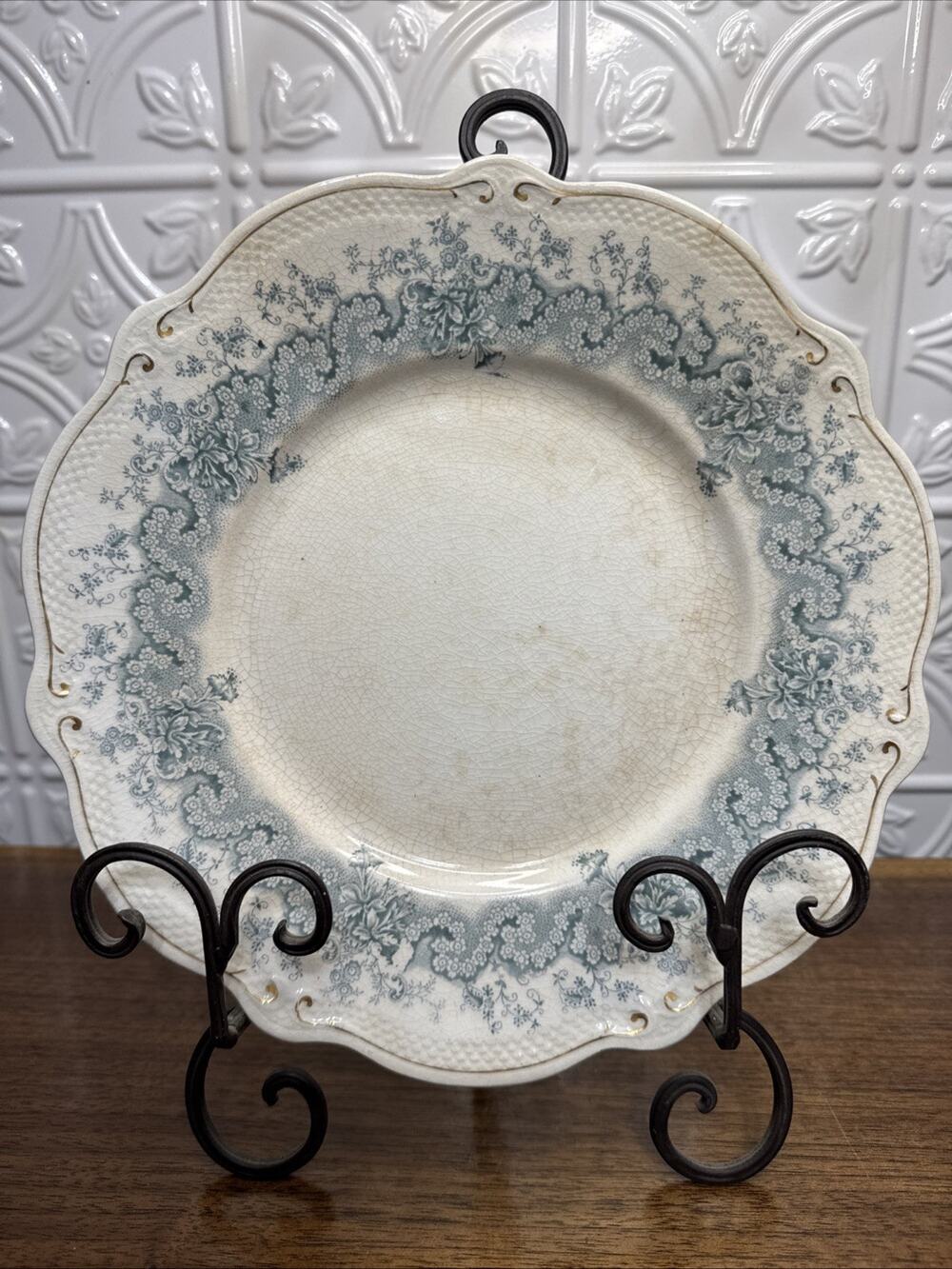 W.H. Grindley & Co England Antique Wreath Rustic Pattern 10" Dinner Plate
